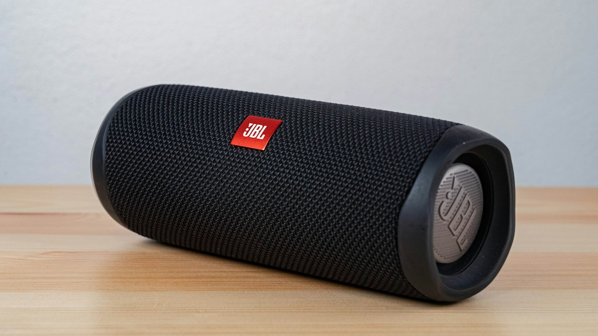 Portable speaker category illustration